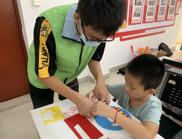 三鄉(xiāng)鎮(zhèn)開展“童心飛揚迎國慶，禁毒宣傳齊助力”宣傳活動圖片2_副本.jpg